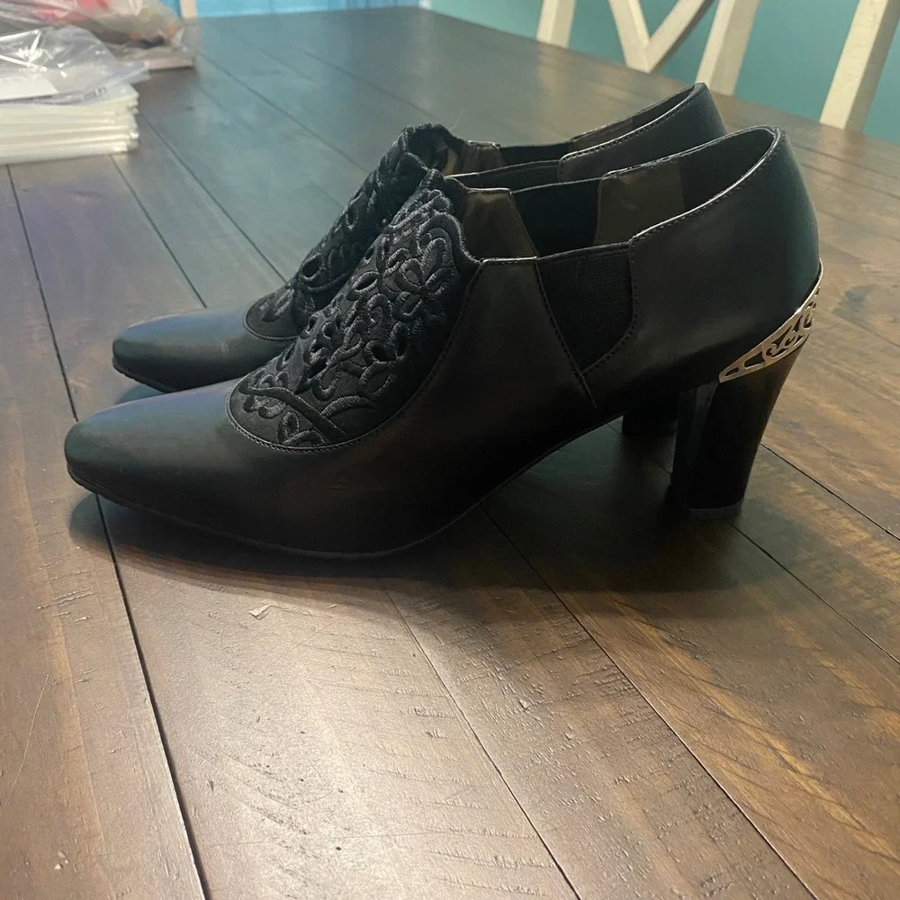 Brighton Rand Black Leather Embroidered Filigree Heel Ankle Boots 10M Vitage 90s